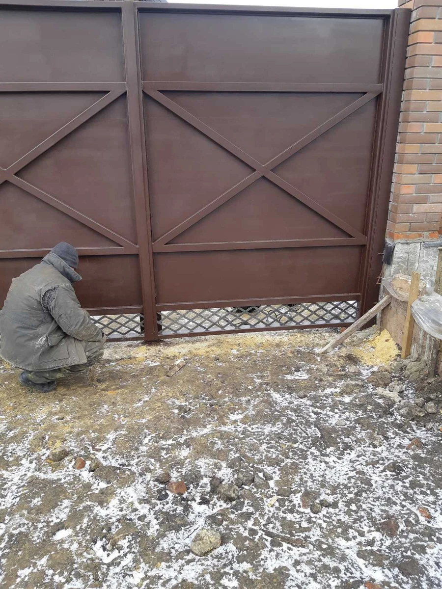 Metal Gates & Fences