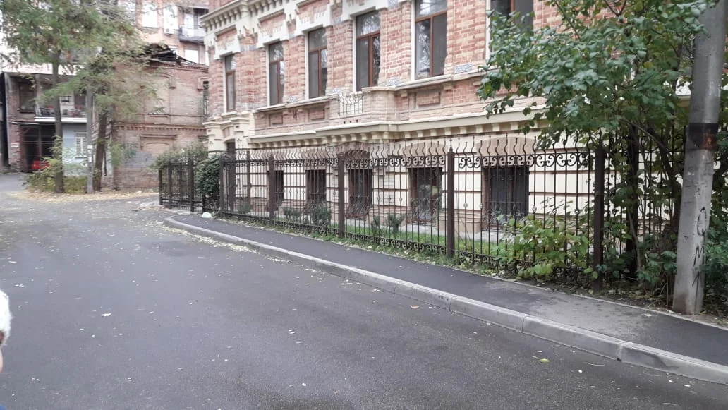 Metal Gates & Fences